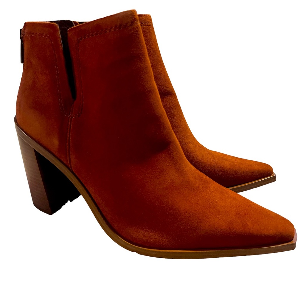 Vince Camuto BRANDNew in box Stacked heel reddish russet brown color. True suede